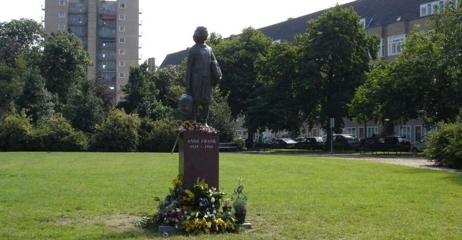 Anne Frank Story & Private 2-Hour Neighborhood Tour - The diary story you actually need for the rest of your trip