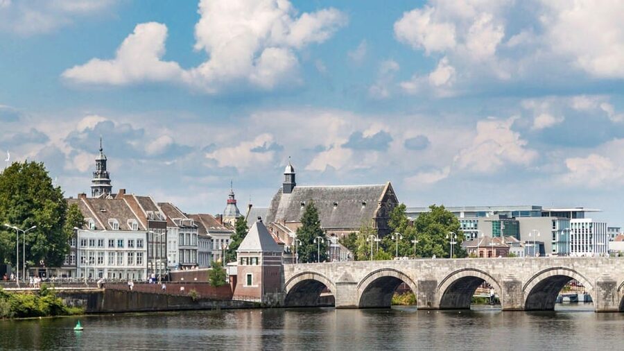 Best of Maastricht: Private Walking Tour with a Local - Duration from 1 to 6 hours, and how to match it to your day