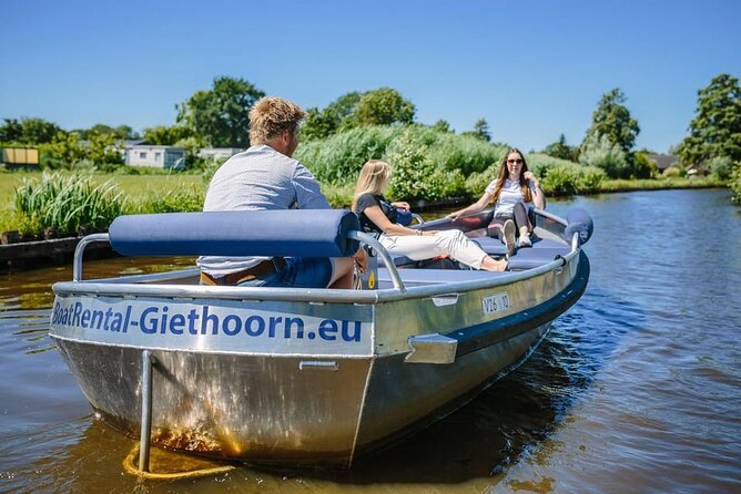 Boat Rental with Steering Wheel and Cushions - Key things I’d pay attention to