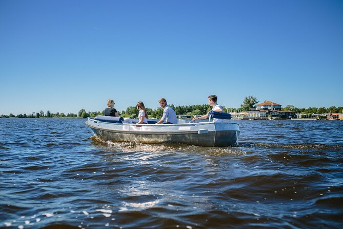 Boat Rental with Steering Wheel and Cushions - What you actually see: suggested canals, then the open lake option