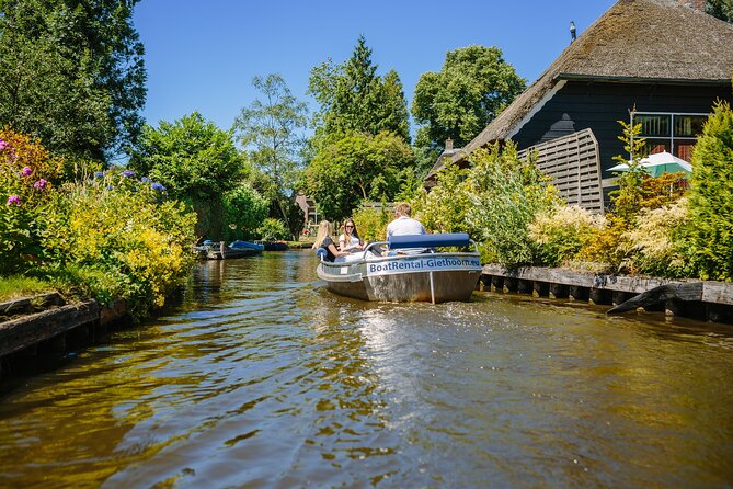 Boat Rental with Steering Wheel and Cushions - Comfort and weather: cushions get wet, plan for it
