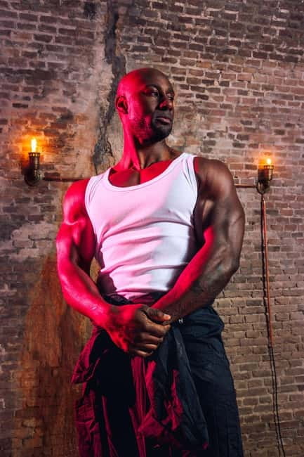 Bonton Rotterdam: Exclusive Male Dance Show Ticket - A High-End Male Dance Show in Rotterdam’s Underground Monument
