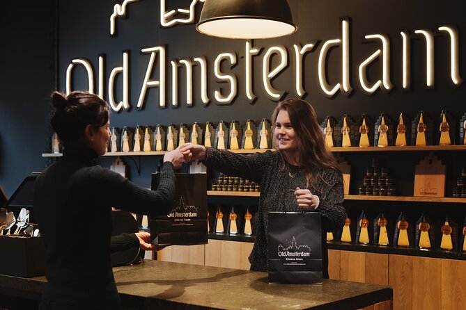 Cheese and Wine tasting in Amsterdam - The tasting flight: five cheeses plus white, red, and port
