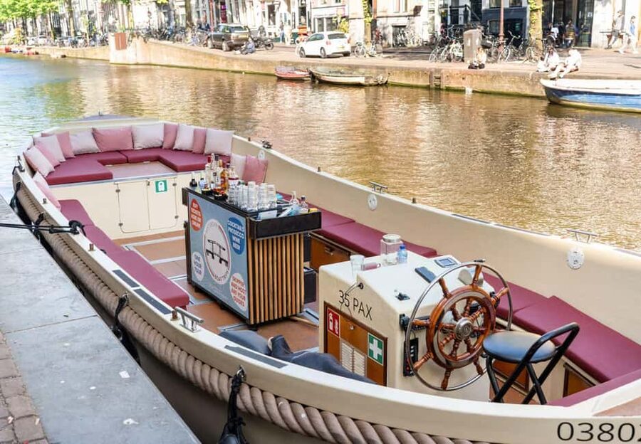 Cheese & Drinks Guided Amsterdam Boat Tour, All Inclusive - What to watch for: common “don’t get surprised” points