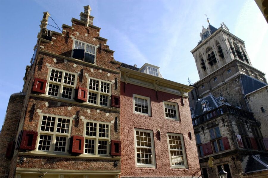 Delft: Guided Walking Tour - Starting at Markt 87, Hugo Grotius sets the tone