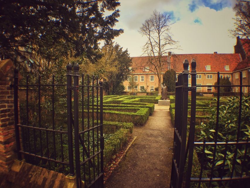 Delft: Guided Walking Tour - Old vs New: making sense of Delft’s church landmarks