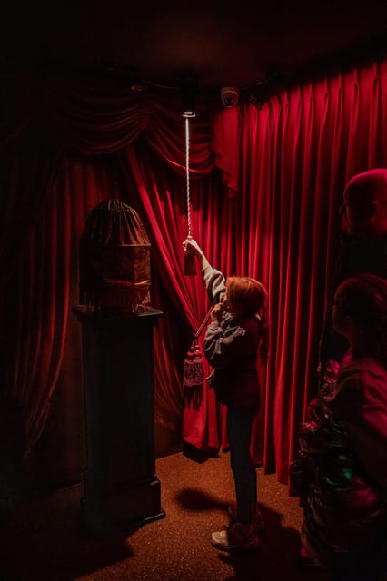 Den Bosch: Bossche Bollen Experience - Under The Town Hall: Finding The Council Cellar