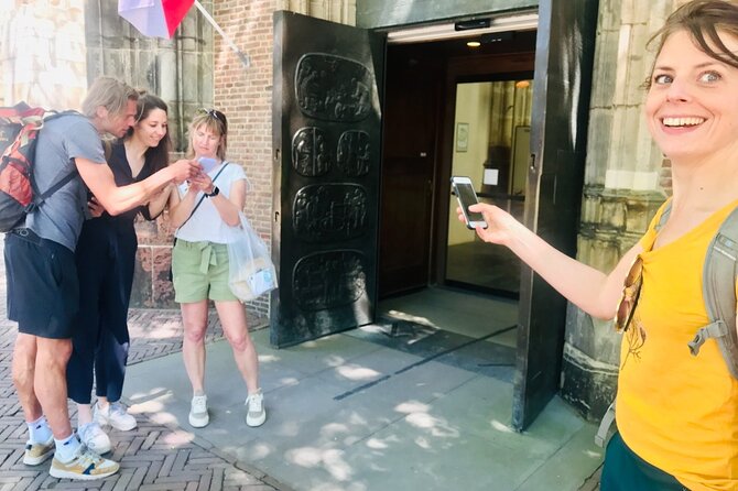 Discover Leiden with a self-guided Outside Escape city game tour! - Stop 3: Doelenpoort gate, a 17th-century puzzle pause