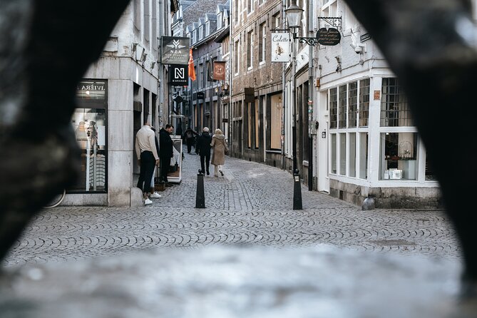 Discover Maastricht with a Smile! Culture, History and People - Sint Servaas basiliek: why the patron saint matters