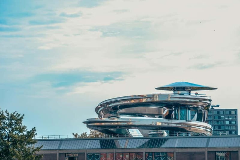 Discover Rotterdam: Classic Highlights Bike Tour by a Local - Cube Houses and Markthal: the photo stops that define Rotterdam for many people