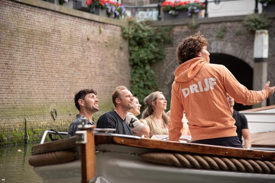Dordrecht: City Canal Cruise - The 75-minute rhythm: relaxed sightseeing, not a sprint