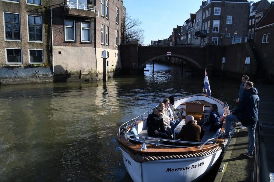 Dordrecht: City Canal Cruise - Who should book this Dordrecht City Canal Cruise
