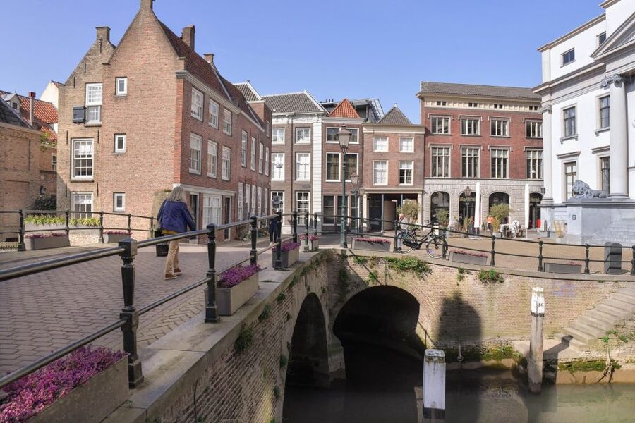 Dordrecht: Dark History Tour - Where the Dark Stories Begin: Hallo Dordrecht on Voorstraat 276
