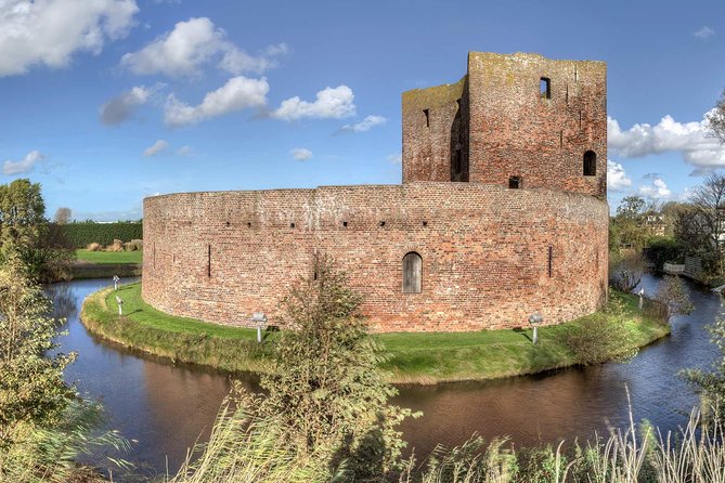 Drive it yourself electric History and Castle GPS audio tour - Stop-by-stop castles: Dever, Oud Poelgeest, Warmond