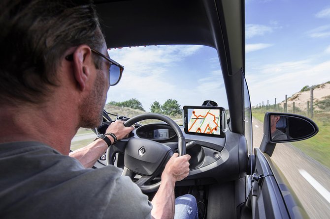 Drive it yourself electric History and Castle GPS audio tour - Value and who this tour suits best