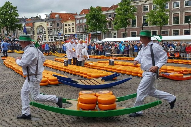 e-Scavenger hunt Alkmaar: Explore the city at your own pace - Is it family-friendly? Yes, with one condition