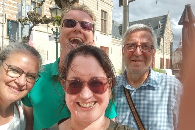 e-Scavenger hunt Bergen op Zoom: Explore the city - Start at Stationsstraat 33, then loop back through the old core