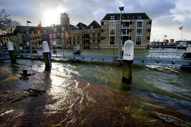 e-Scavenger hunt Dordrecht: Explore the city at your own pace - Dordrecht at your pace, guided by GPS instead of guesswork