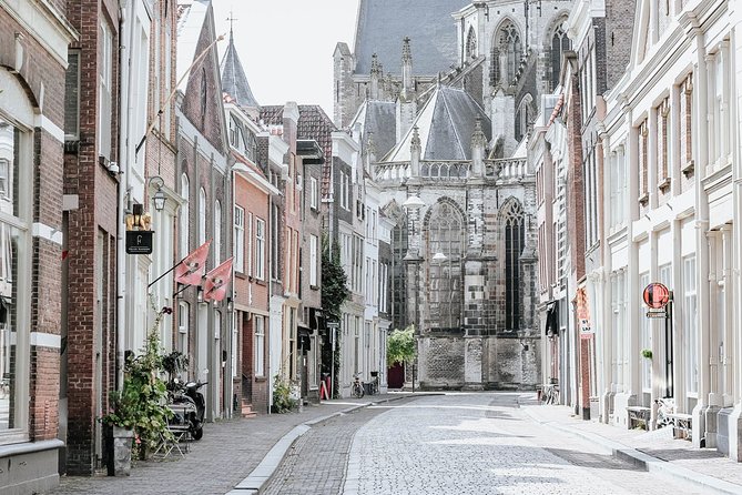 e-Scavenger hunt Dordrecht: Explore the city at your own pace - The 12-stop route through Dordrecht, from Grote Kerk to Augustijnenkerk