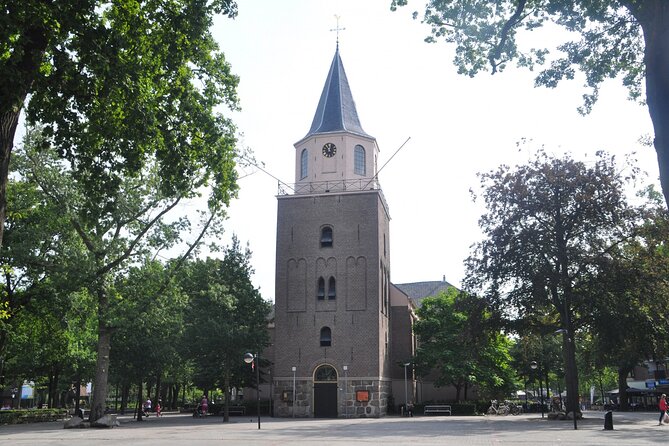 e-Scavenger hunt Emmen: Explore the city at your own pace - Emmen, but make it a city game