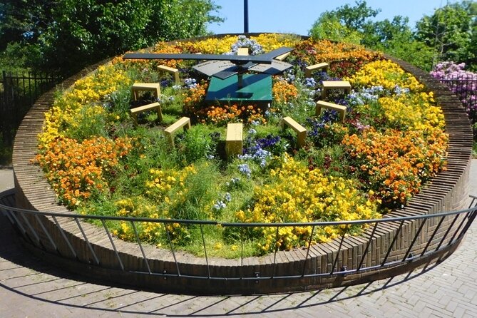 e-Scavenger hunt Emmen: Explore the city at your own pace - Stop 1 to 3: Wildlands Zoo energy, Weiert shopping, and Rensenpark breaks