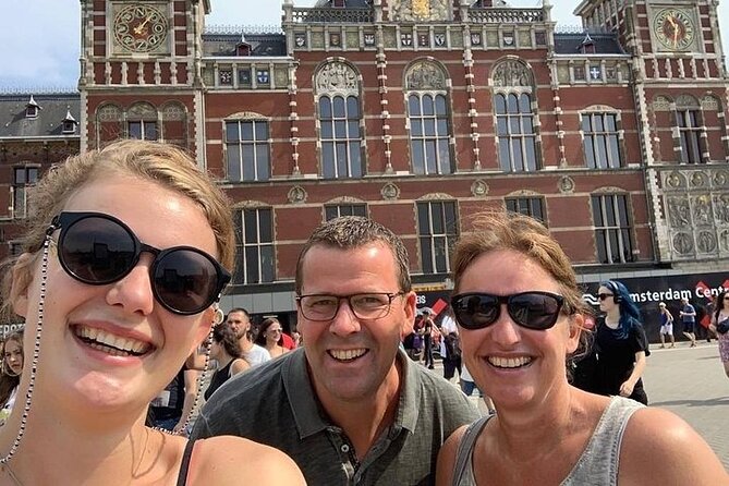 e-Scavenger hunt Enschede: Explore the city at your own pace - Starting at Roomweg 79, and building your own route