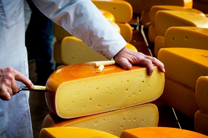 e-Scavenger hunt Gouda: Explore the city at your own pace - Stop 1: Markt, Your First Clue and Warm-Up Pace