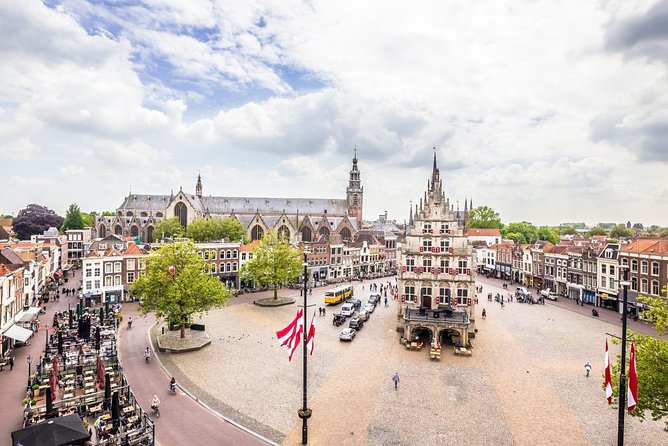 e-Scavenger hunt Gouda: Explore the city at your own pace - Stop 2: Gouda Cheese Market, When Clues Become Sightseeing