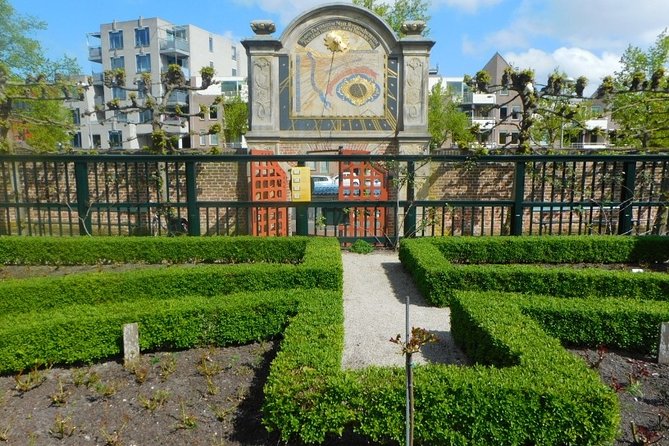 e-Scavenger hunt Groningen: Explore the city at your own pace - Price and value: $37.21 per group for a 3-hour city game