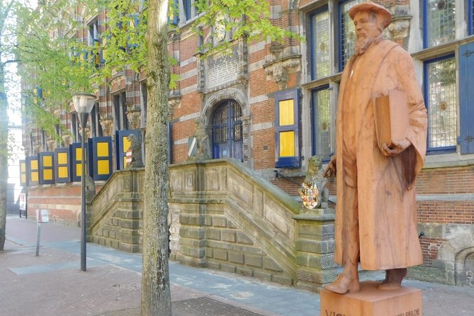 e-Scavenger hunt Leeuwarden: Explore the city at your own pace - De Oldehove, Boomsma Museum, and 11Fountains: the photo-friendly beat