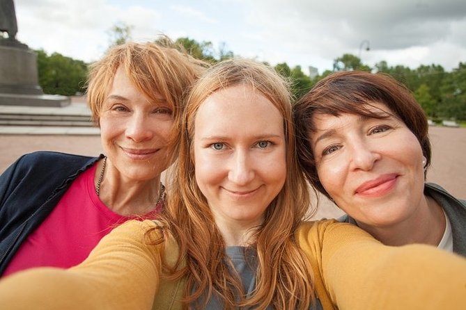 e-Scavenger hunt Leeuwarden: Explore the city at your own pace - Nature Museum Fryslân, Station Leeuwarden, and Museumhuis Van Eysinga