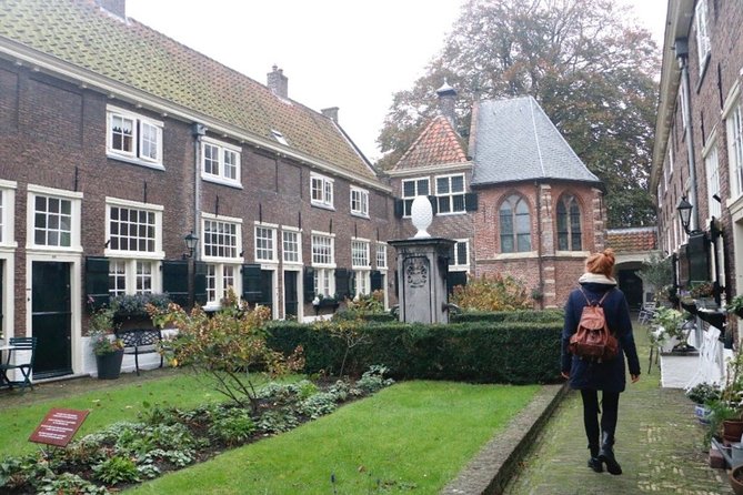 e-Scavenger hunt Leiden: Explore the city at your own pace - Stop-by-stop: from Pieterskerk Leiden to Naturalis