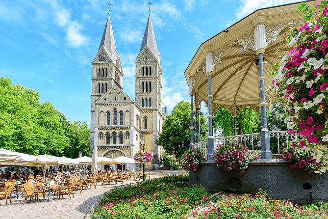 e-Scavenger hunt Roermond: Explore the city at your own pace - A smartphone city trail that keeps the pressure off