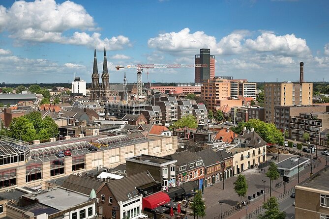 e-Scavenger hunt Tilburg: Explore the city at your own pace - De Pont Museum: contemporary art with a built-in time check