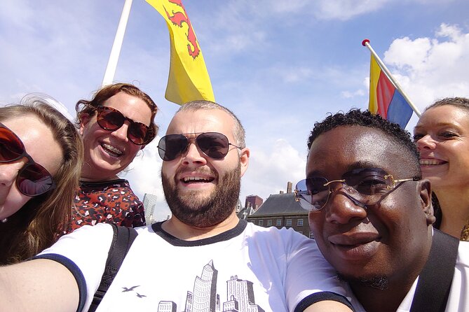 e-Scavenger hunt Volendam: Explore the city at your own pace - Wooden shoes and cheese: the stops that make it feel real