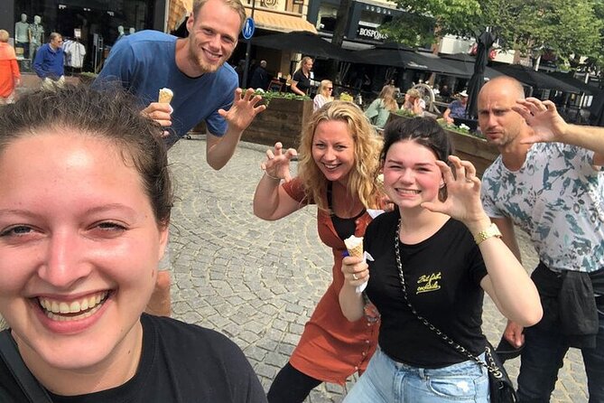 e-Scavenger hunt Volendam: Explore the city at your own pace - De Halve Maen and the maritime story you can feel