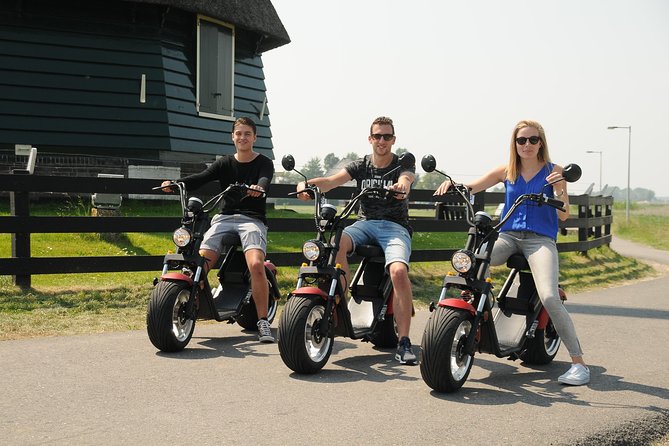 E-scooter rental Volendam - Countryside of Amsterdam - Edam in about an hour: narrow alleys, canal views, and cheese culture