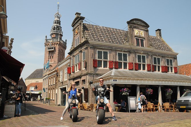 E-scooter rental Volendam - Countryside of Amsterdam - Marken and the 10 km dike ride, then the boat back with your e-chopper