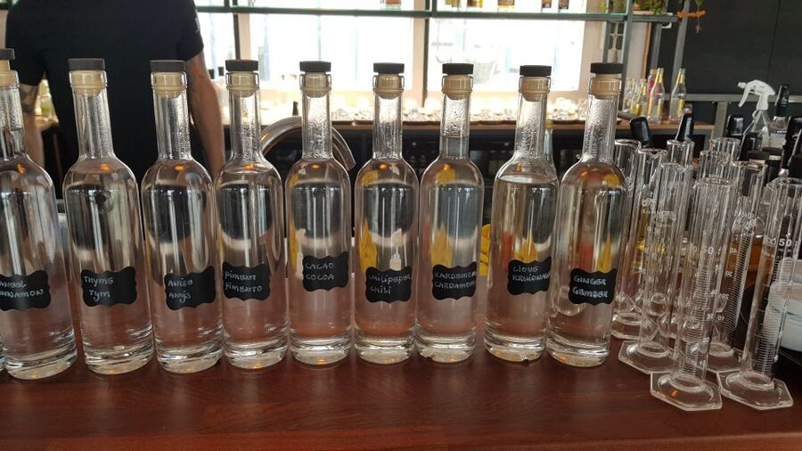 Eindhoven: Bottle Distillery Tour and Tasting Experience - The copper helmet pot still: where you can actually see the story