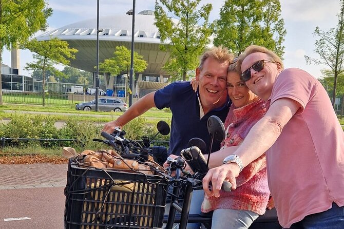 Eindhoven: Guided bicycle tour of the Highlights of Eindhoven - Bike Setup, Gears, Helmets, and Weather Reality