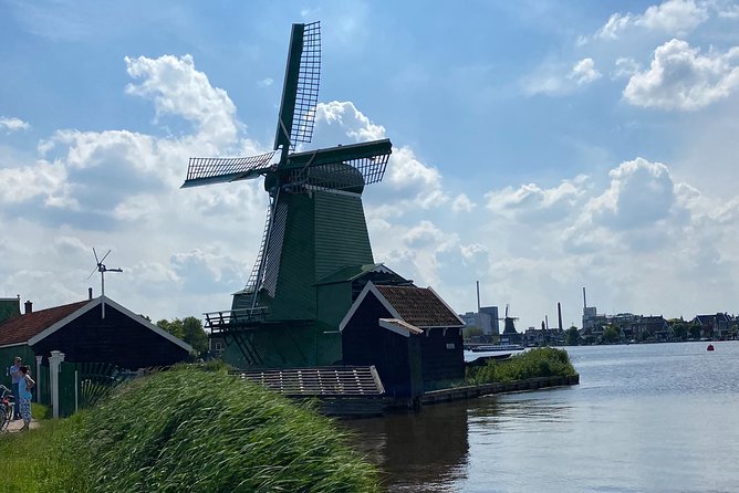 Escape Amsterdam: E-Bike to Zaanse Schans Windmills & Zaandam - Zaanse Schans: 1 hour 15 minutes where it all comes together