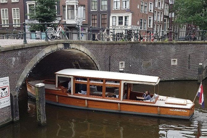 Exclusive Cruise! 90 min - 12 guests max - Book Leemstar! - A 1928 electric saloon boat on the Amsterdam canal belt