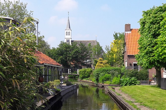 Fresh nose tour with the canoe through the nature near Amsterdam - From Dorpsstraat 21 to the Waterland waterways