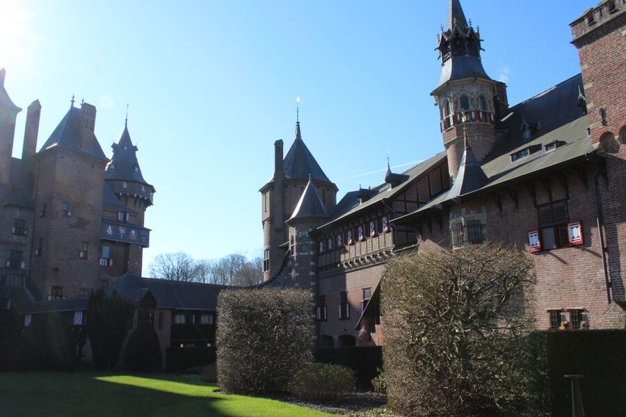 From Amsterdam: Castle De Haar Guided Tour - The 45-minute ride from Amsterdam, and why it matters