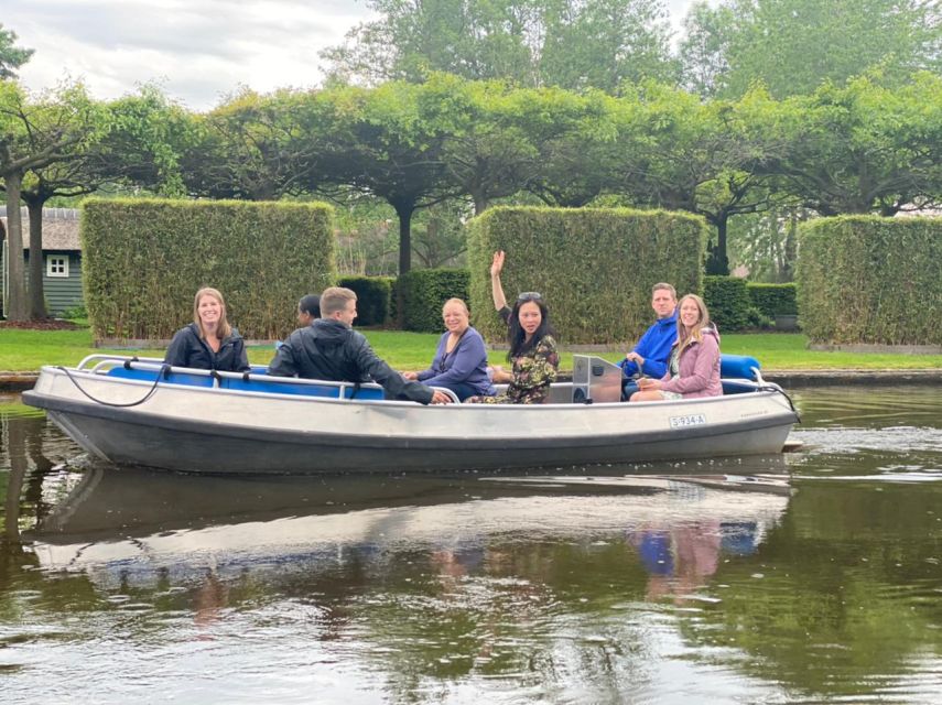 From Amsterdam: Giethoorn Day Trip with Small Electric Boat - The electric boat experience: your 1-hour window of real views