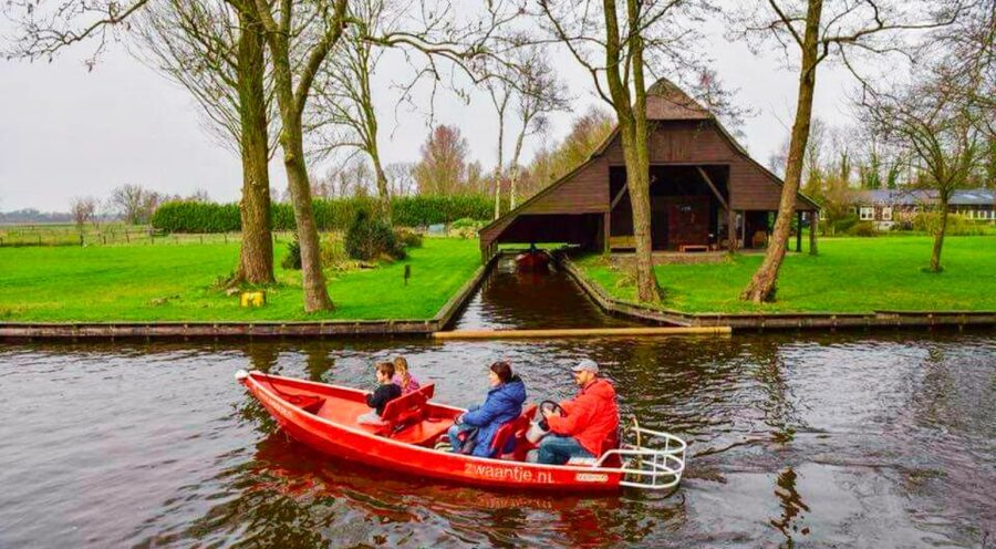 From Amsterdam: Giethoorn Guided Day Trip with Canal Cruise - Who This Day Trip Fits Best (and Who Might Prefer Something Else)