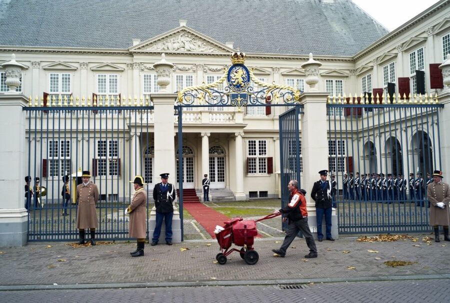 From Amsterdam: Guided Trip to Rotterdam, Delft & The Hague - The Hague city tour: courts, parliament, and royal addresses