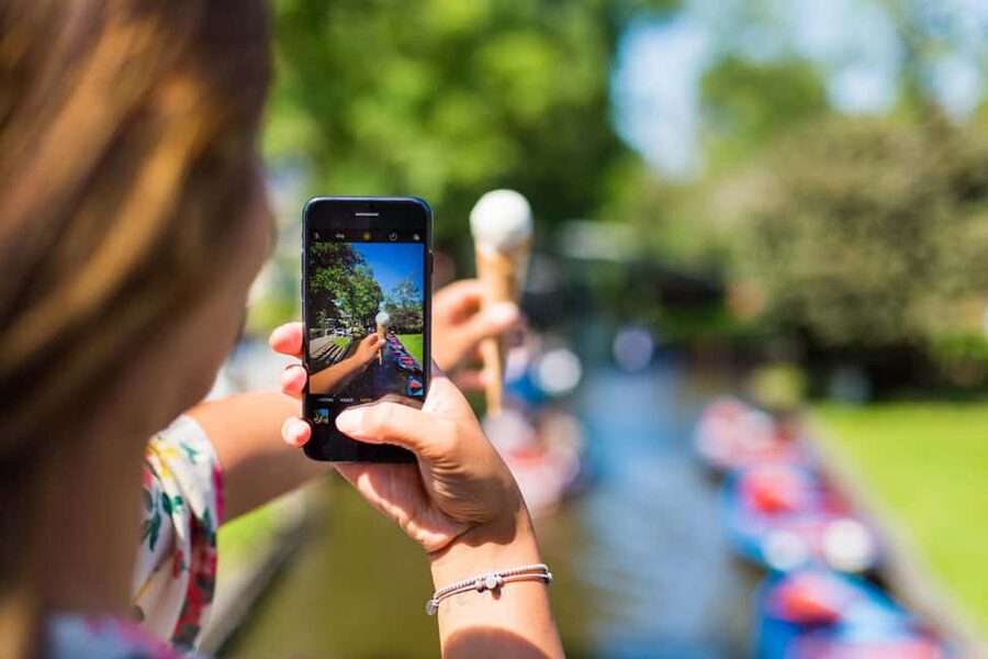 From Amsterdam: Ultimate Giethoorn Experience with Boat Tour - Should you book this Amsterdam to Giethoorn day trip?