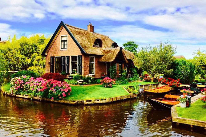 From Amsterdam: Zaanse Schans, Volendam, Giethoorn with Boat Tour - Timing, Group Size, and When the Day Feels Tight
