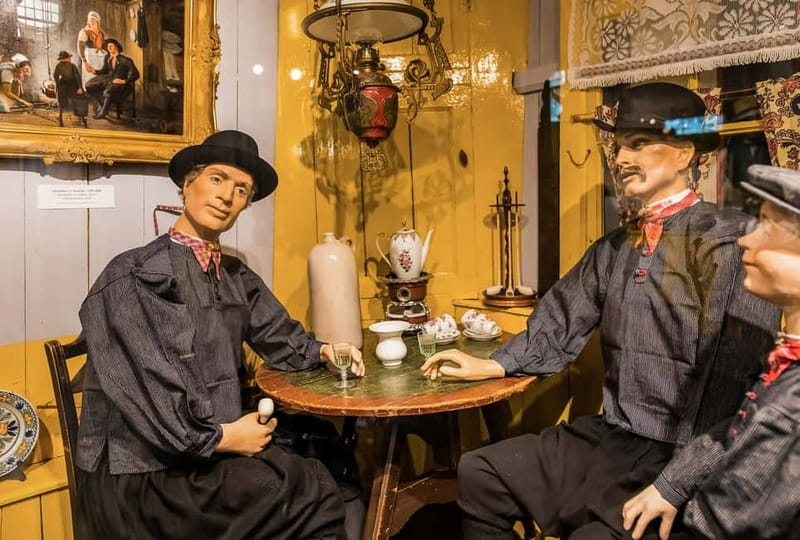 From Amsterdam: Zaanse Schans, Volendam & Marken Day Trip - Cheese and Clogs: How These Demos Feel in Real Life